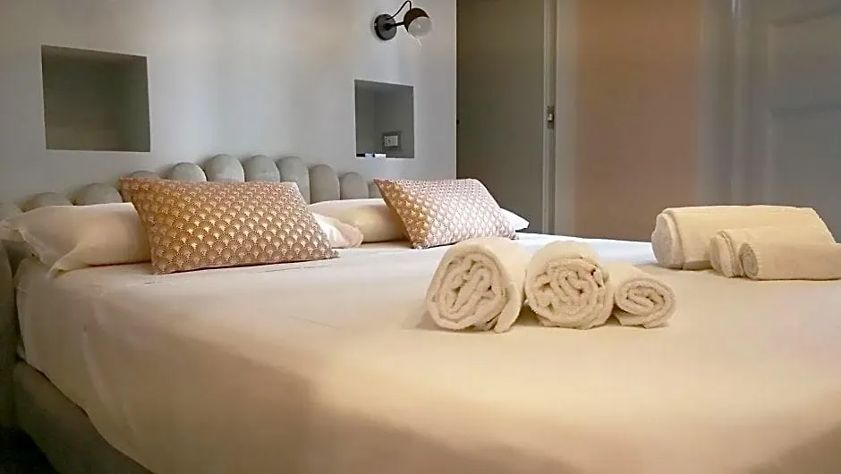 Luciani 33 Luxury Rooms-1